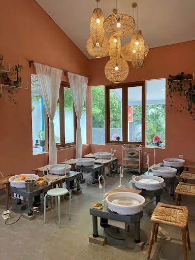 Mrs Potter Ceramic Studio and Pottery Workshop 1