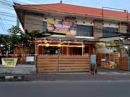 Bodrum Corner Coffee and Resto 1