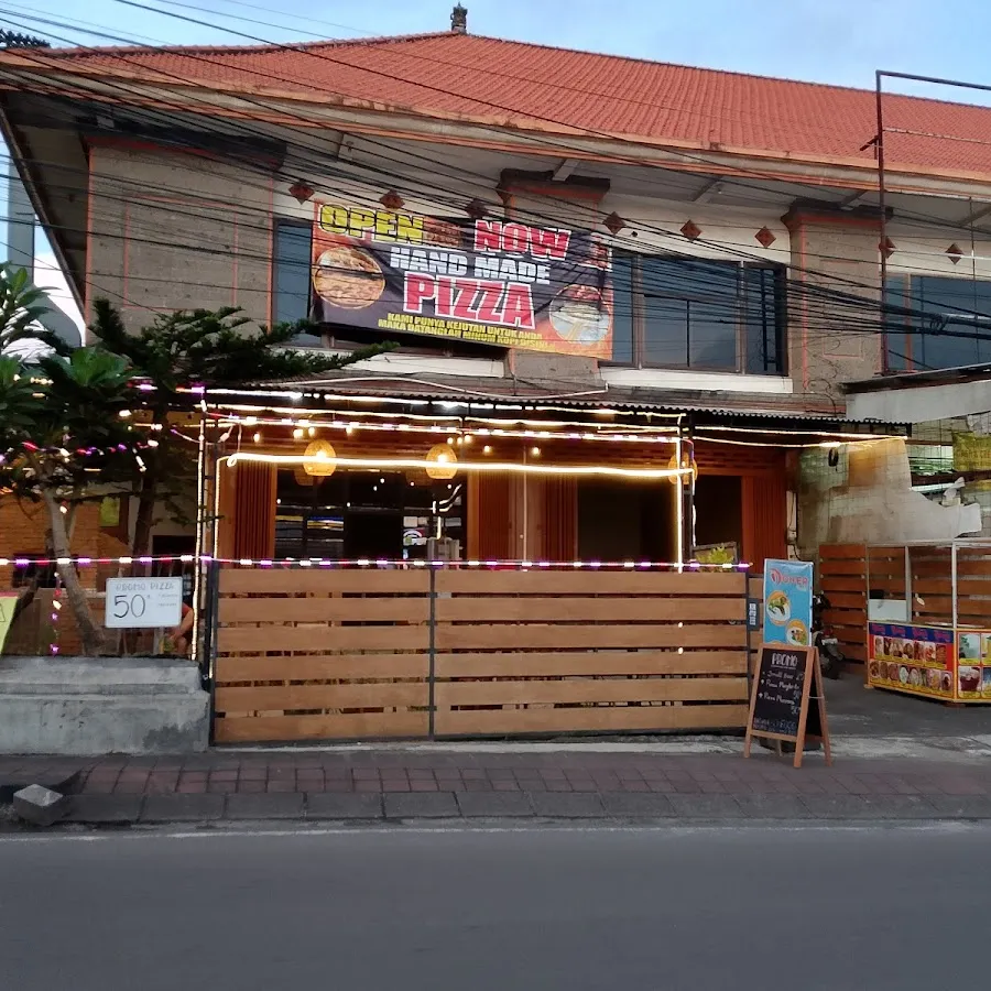 Bodrum Corner Coffee and Resto 4