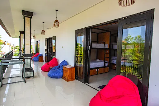 What The Duck Backpackers 3