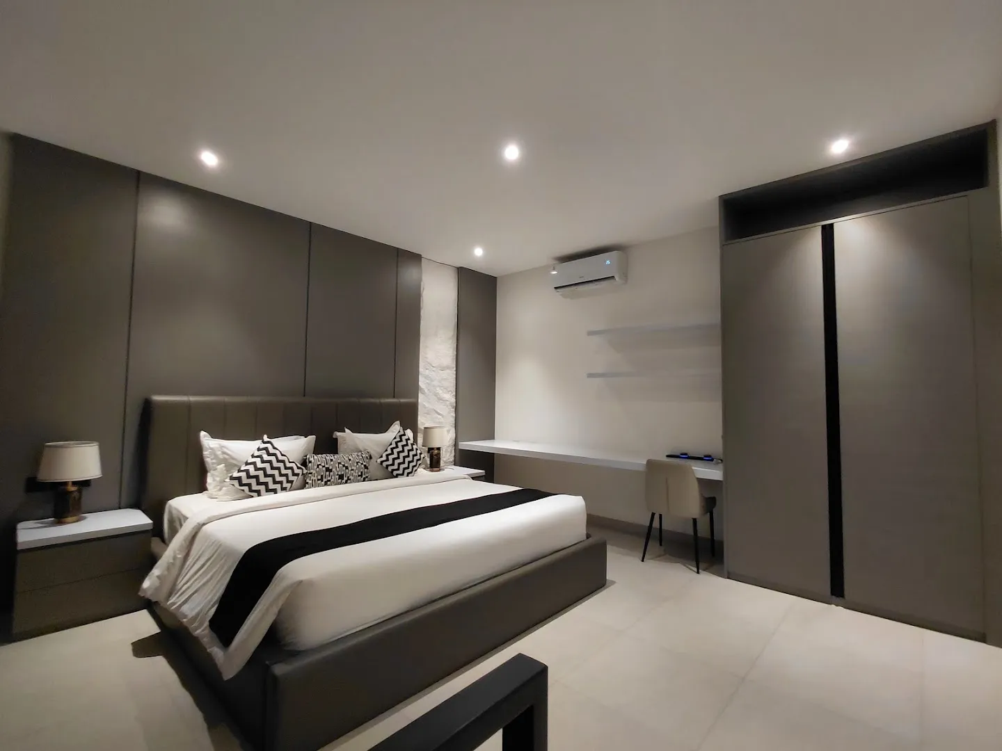The R Apartment Pererenan 2