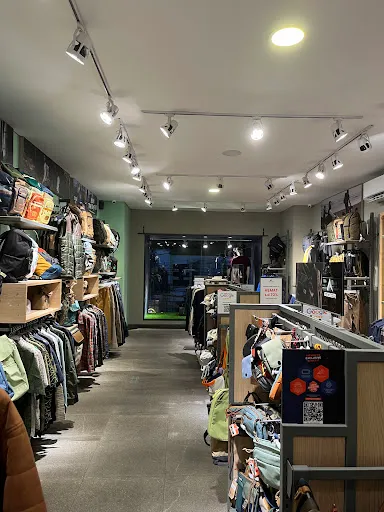 EIGER ADVENTURE STORE CANGGU 4