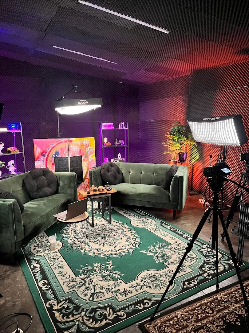 Villo Studio - Podcast Studio - Video & Media Production 2