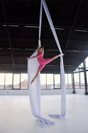 TOPSTRETCHING GYM & STUDIO BATU BOLONG 3