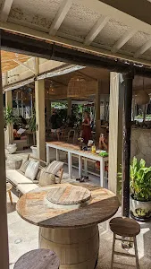 Twin Tide Eatery Restaurant 4