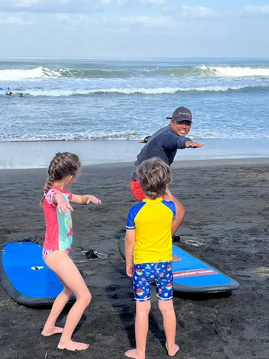 Arya Surf school | Surf Lessons Bali by canggusurflessons.com 4