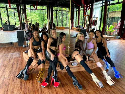 Pole -Robean Studio Bali. 2