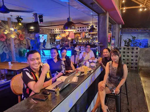 Lx Karaoke & Sports Bar
