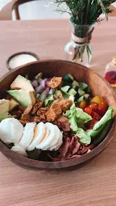 Oasis Salads & More 2