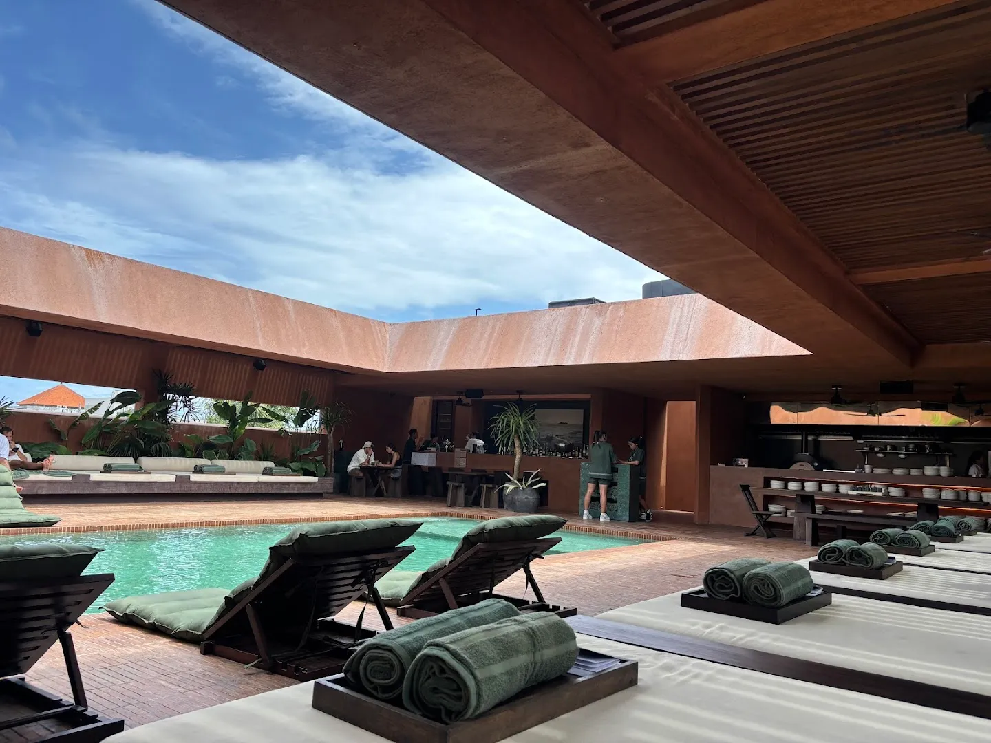 Portion Rooftop Pool and Bar 3