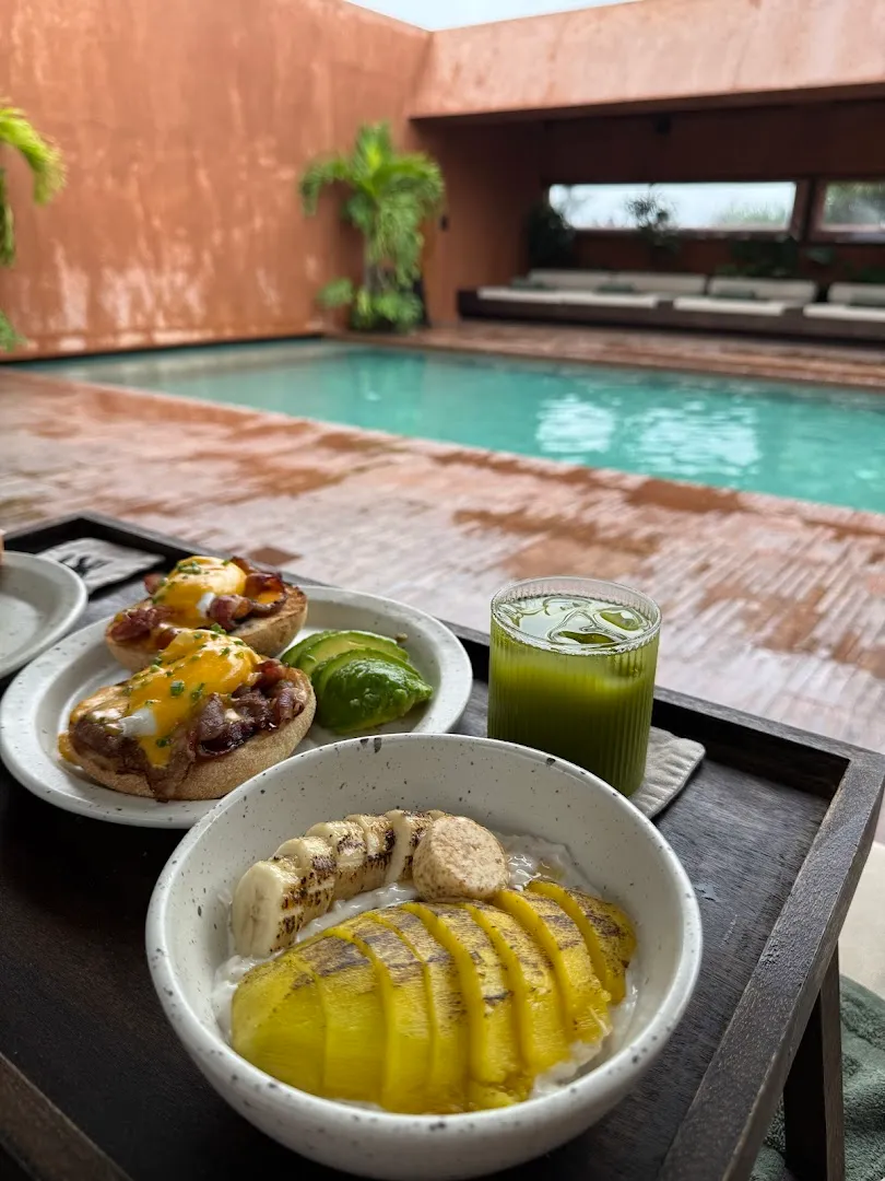 Portion Rooftop Pool and Bar 4