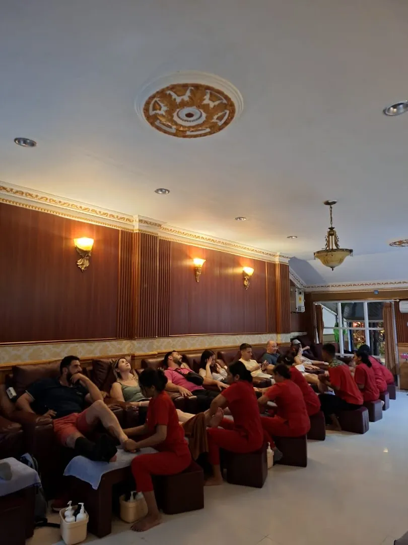Carla Spa Pererenan 1