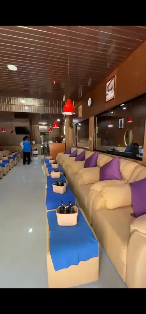 Carla Spa Pererenan 2