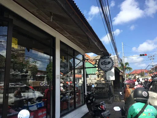 The Walk Shoes Store 4