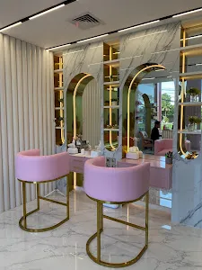 Heaven Aesthetic Lounge | Premium beauty salon in Bali 4