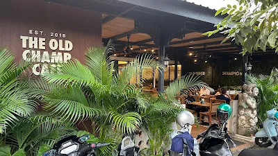 The Old Champ Cafè 4