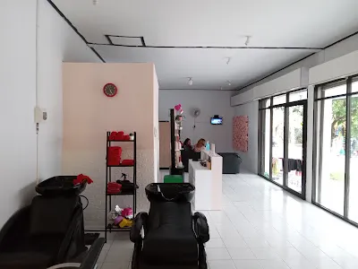 Familia salon 1