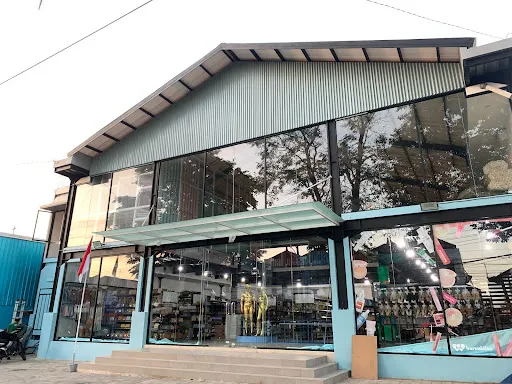 Kumari Cosmetics & Fashion 4