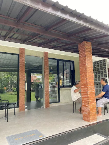 HEXAGON Backyard Cafe