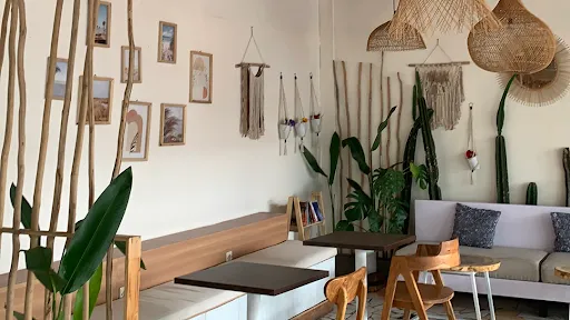 HEXAGON Backyard Cafe 4