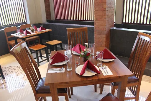 The Sarining Hotel 3