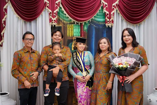 Mahkota Photo 1