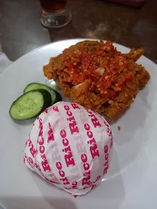 King's Fried Chicken Mengwitani 4