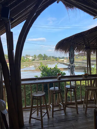 DRANIK CAFE AND RESTO 1