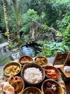 Lebah Ubud 3