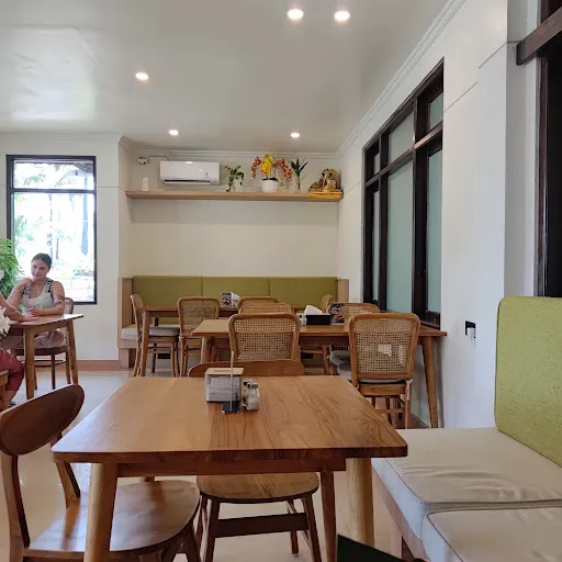 Daybreak Coffee and Eatery 1