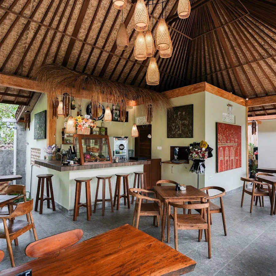 Istana Ratih Coffee N Eatery 3