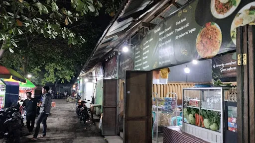 Sayan Night Market 1