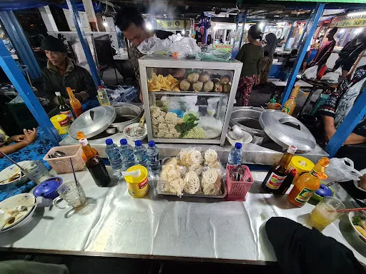 Sayan Night Market 2