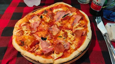 Alam pizza 4