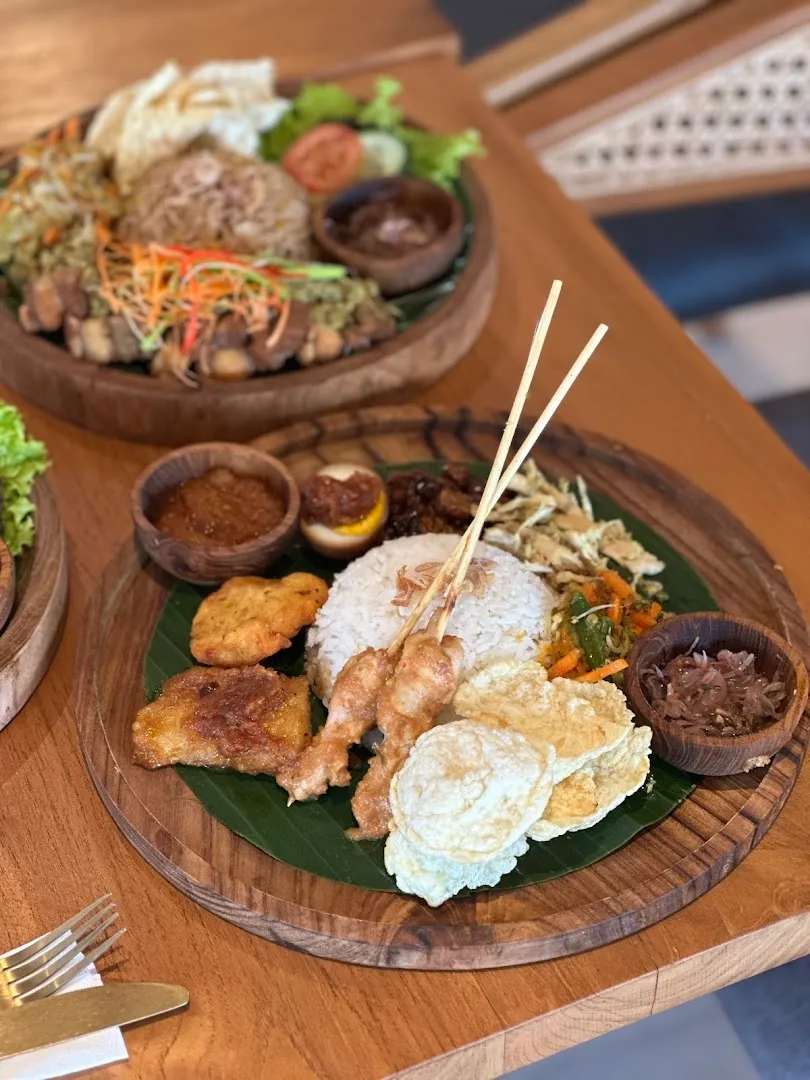 RENA Kitchen & Bar 3