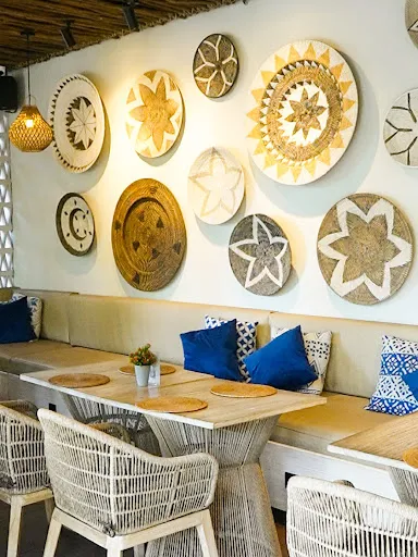 Friends Cafe & Bistro 4