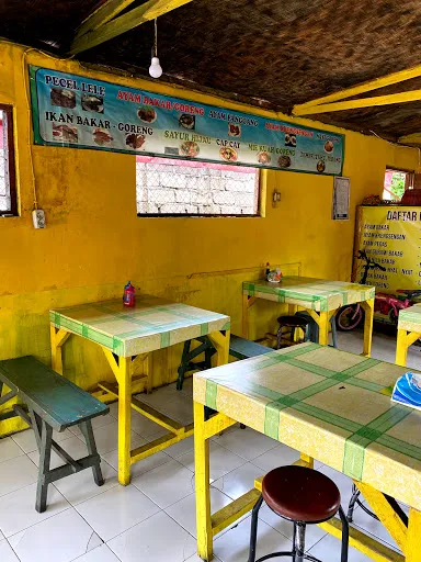 Warung Lalapan Krengsengan Madiun 4