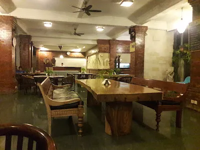 English House Warung 1