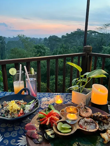 Dining Corner Restaurant 4