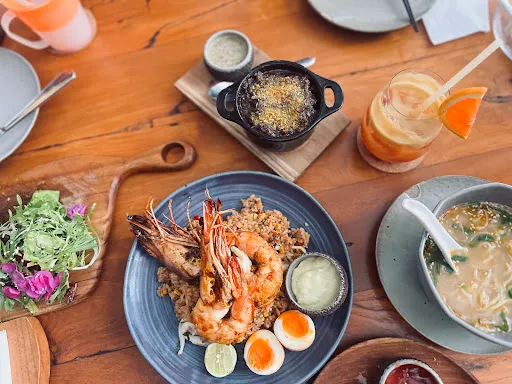 The Sayan House Restaurant 2