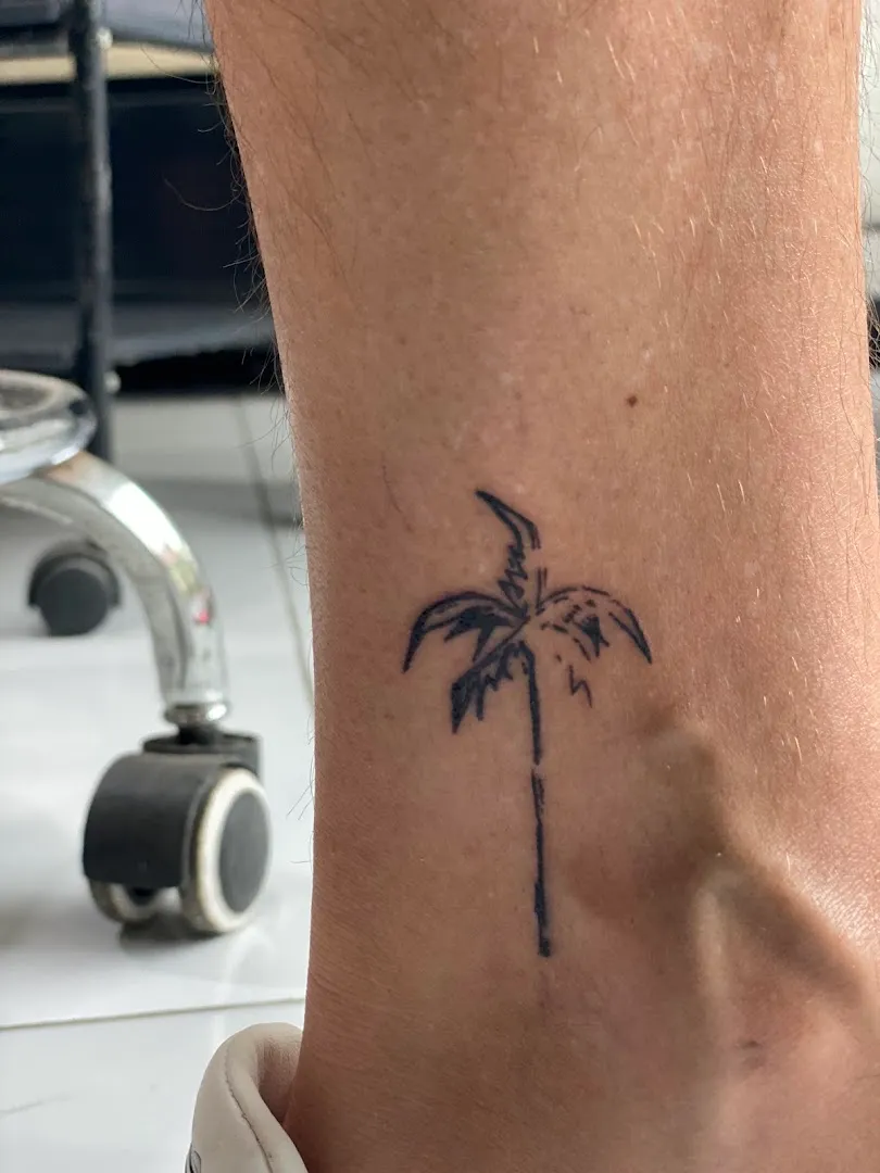 SHINE64 BARBERSHOP & TATTOO SHOP UBUD 3