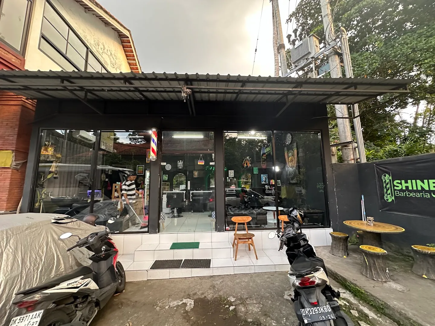 SHINE64 BARBERSHOP & TATTOO SHOP UBUD 4