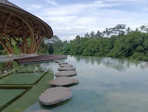 Solana Luxury Wellness Retreat 2