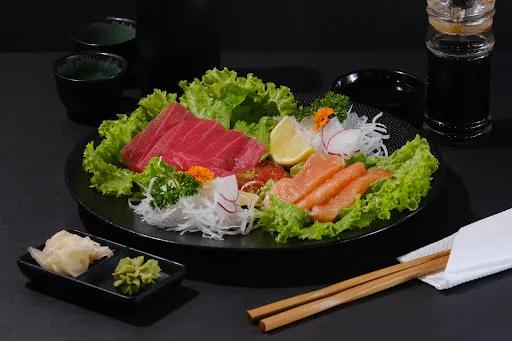 Pine Restaurant and Sushi Ubud 2