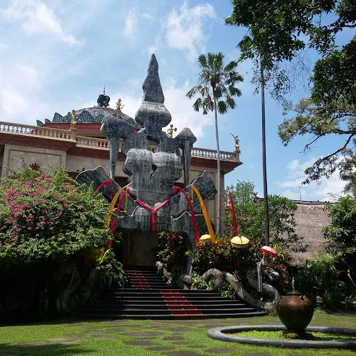 The Blanco Renaissance Museum 1