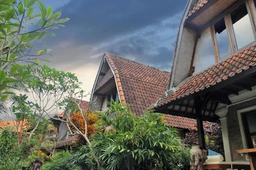 Nur Guest House