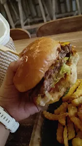 Gaees Burger Ubud 3