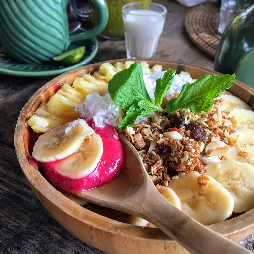 AA Juicery & Café 1