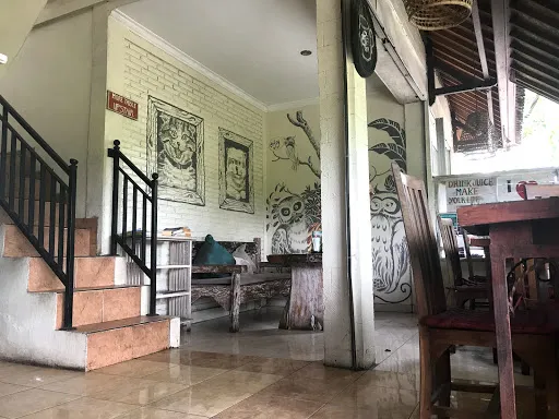 AA Juicery & Café 4