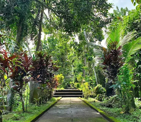 Temple Yeh Pulu 3